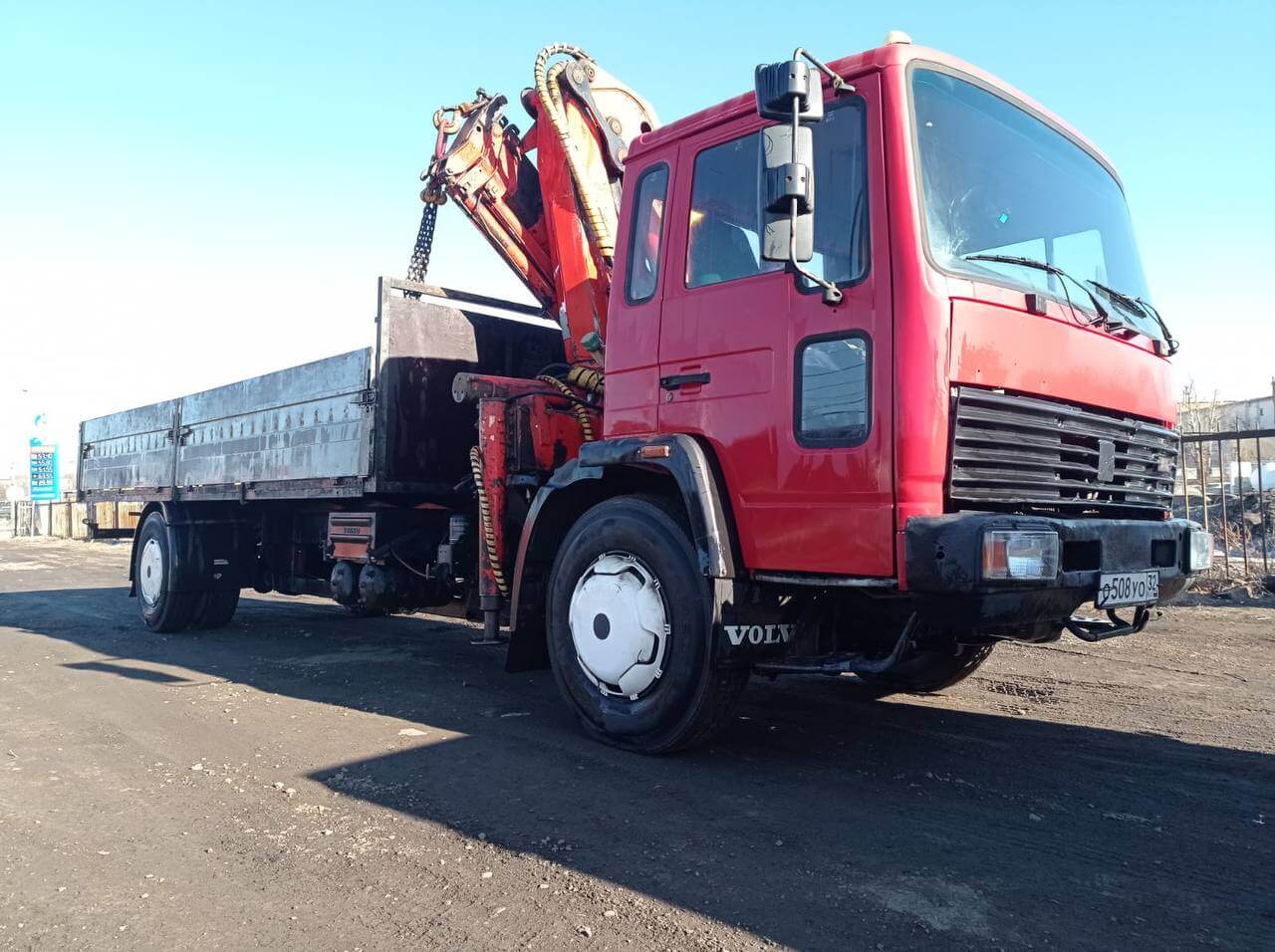 Volvo FL618 Грузоподъёмность борта 10 т,  размер кузова 6.3х2.5,  Установка Palfinger 5 т, вылет 10 м